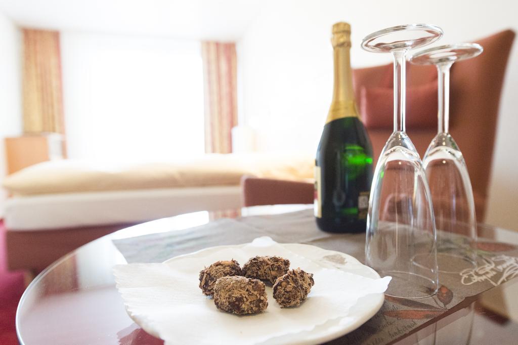 Hotel Storck Бад Лар Екстериор снимка