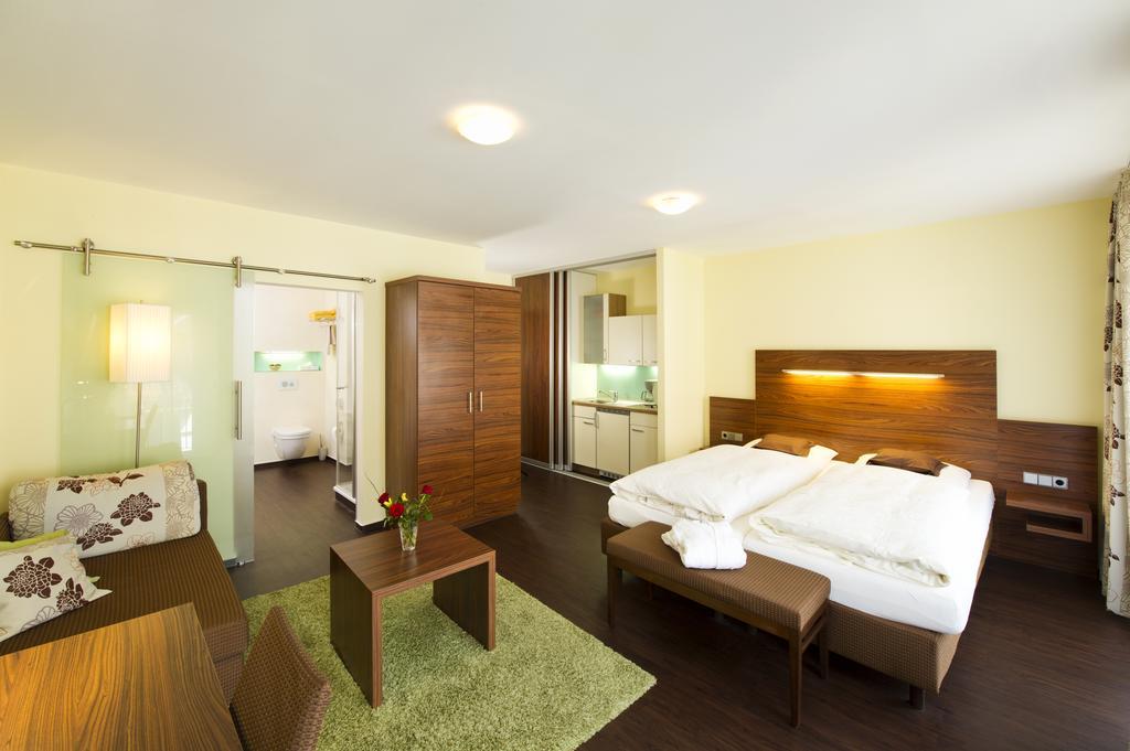 Hotel Storck Бад Лар Екстериор снимка