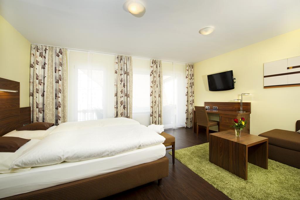 Hotel Storck Бад Лар Екстериор снимка